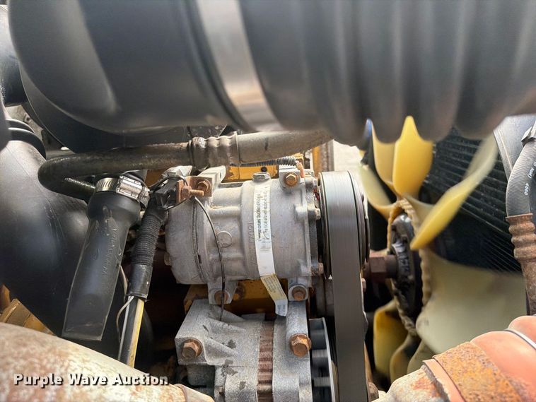 image for item FB5045 2006 Ford F650 flatbed truck