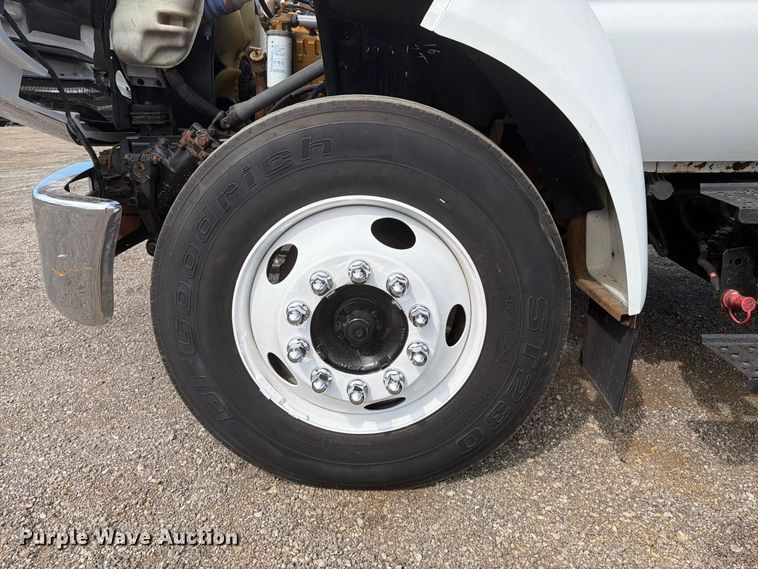 image for item FB5045 2006 Ford F650 flatbed truck