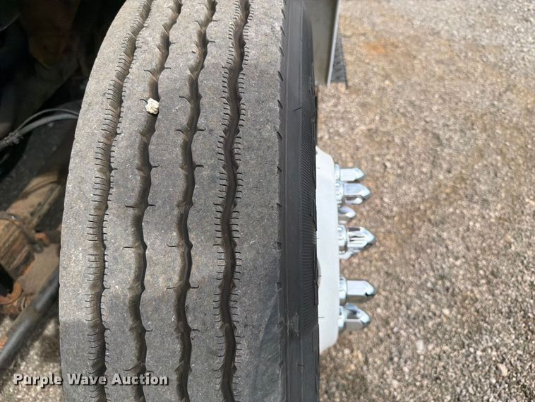 image for item FB5045 2006 Ford F650 flatbed truck