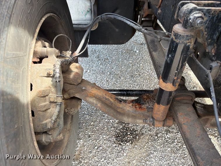 image for item FB5045 2006 Ford F650 flatbed truck