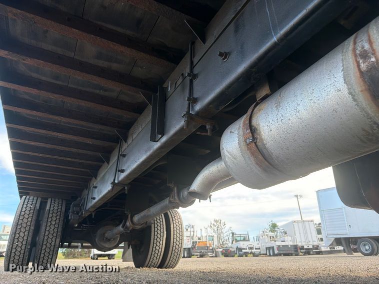 image for item FB5045 2006 Ford F650 flatbed truck