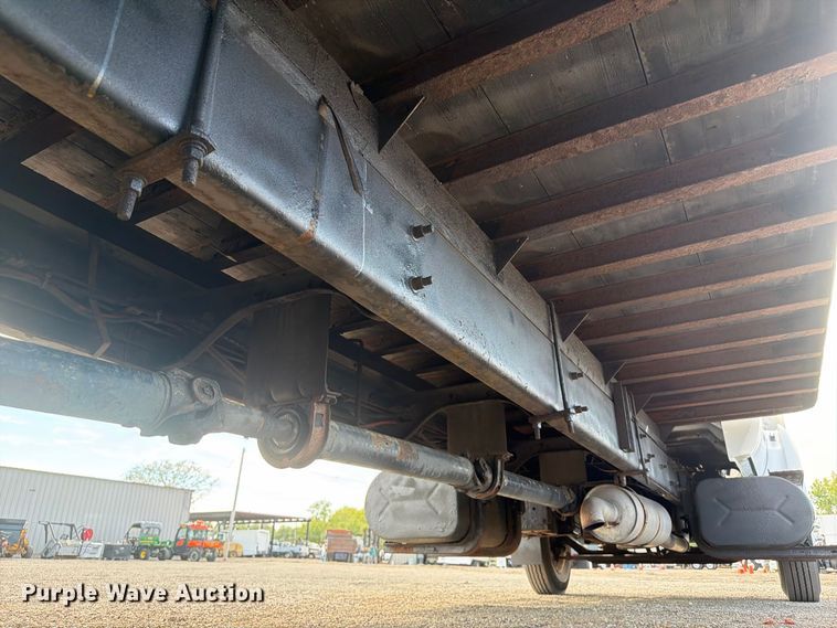 image for item FB5045 2006 Ford F650 flatbed truck