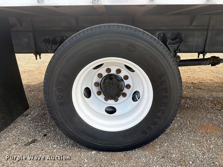 image for item FB5045 2006 Ford F650 flatbed truck