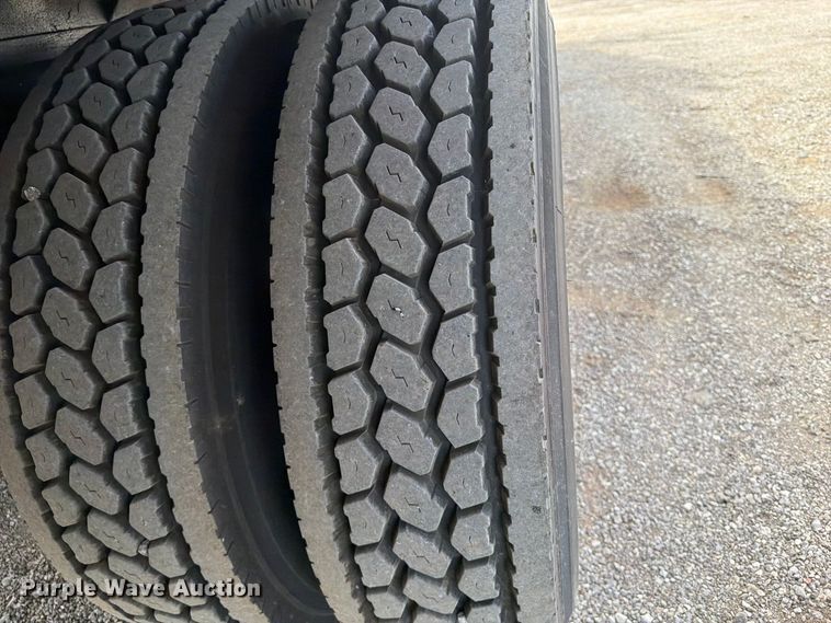 image for item FB5045 2006 Ford F650 flatbed truck