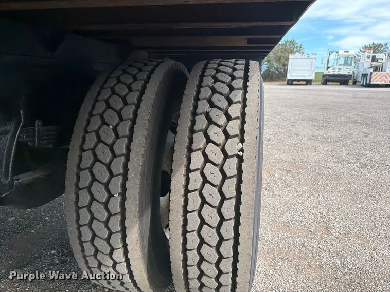 image for item FB5045 2006 Ford F650 flatbed truck