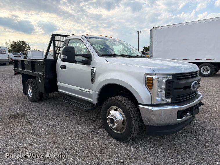 image for item FB5098 2019 Ford F-350 super duty flatbed pickup truck