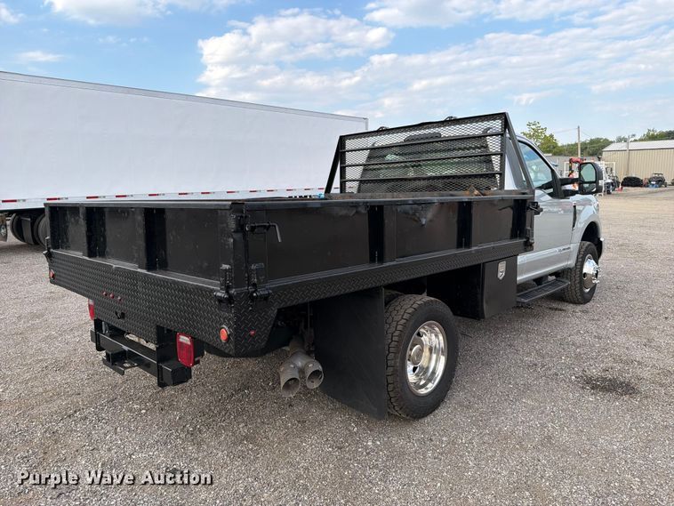 image for item FB5098 2019 Ford F-350 super duty flatbed pickup truck