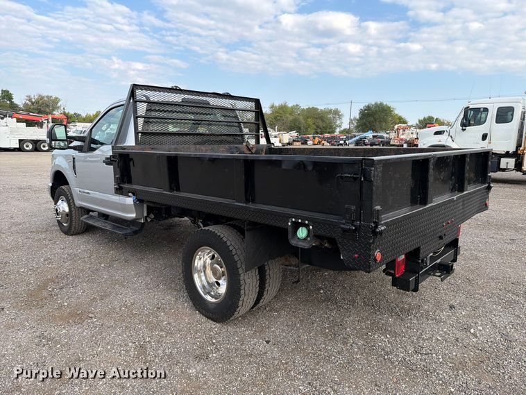 image for item FB5098 2019 Ford F-350 super duty flatbed pickup truck