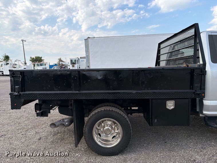 image for item FB5098 2019 Ford F-350 super duty flatbed pickup truck