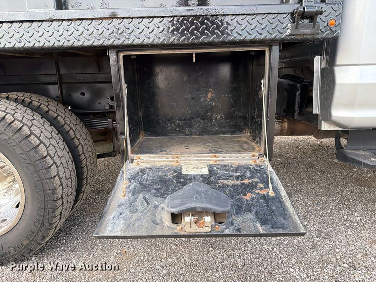 image for item FB5098 2019 Ford F-350 super duty flatbed pickup truck