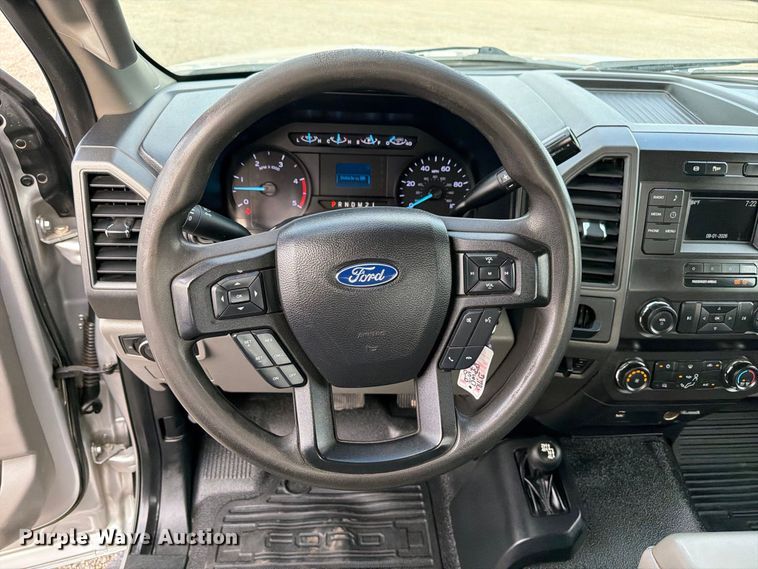 image for item FB5098 2019 Ford F-350 super duty flatbed pickup truck