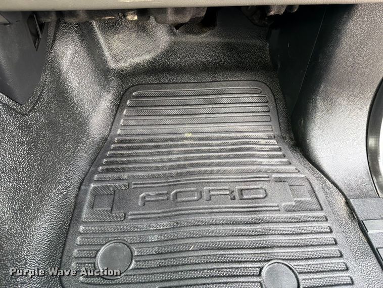 image for item FB5098 2019 Ford F-350 super duty flatbed pickup truck