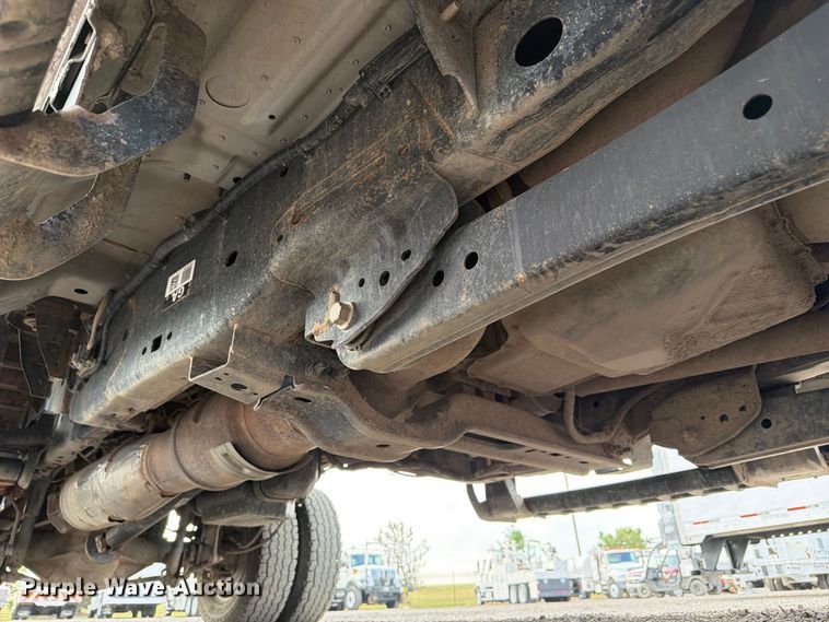image for item FB5098 2019 Ford F-350 super duty flatbed pickup truck