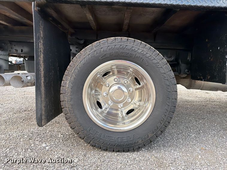 image for item FB5098 2019 Ford F-350 super duty flatbed pickup truck
