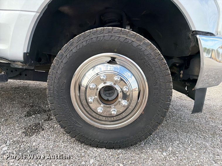 image for item FB5098 2019 Ford F-350 super duty flatbed pickup truck