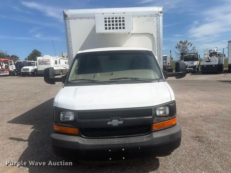 image for item FB5193 2016 Chevrolet Express 4500 box truck