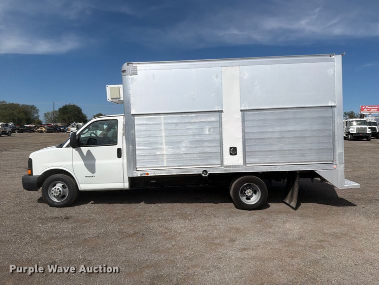 image for item FB5193 2016 Chevrolet Express 4500 box truck