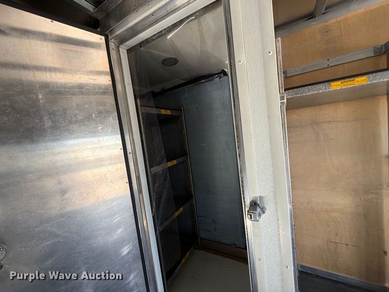image for item FB5193 2016 Chevrolet Express 4500 box truck