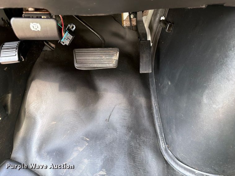 image for item FB5193 2016 Chevrolet Express 4500 box truck