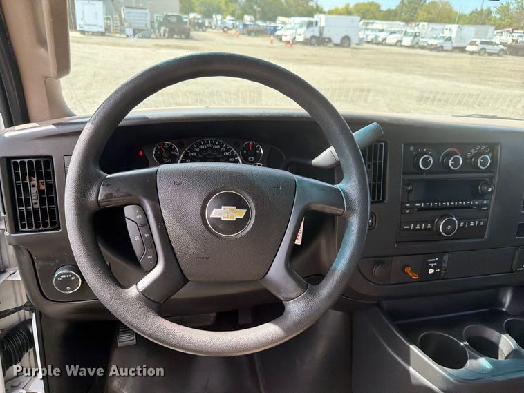 image for item FB5193 2016 Chevrolet Express 4500 box truck