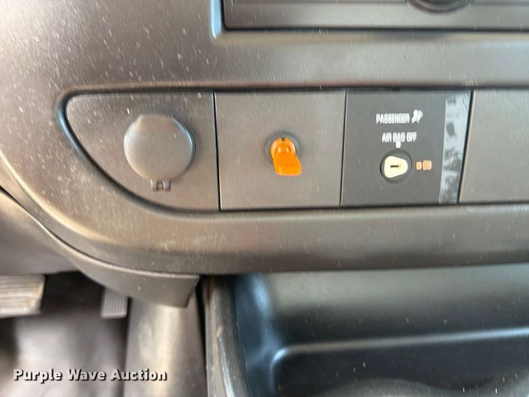 image for item FB5193 2016 Chevrolet Express 4500 box truck