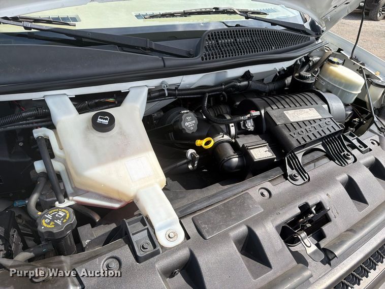 image for item FB5193 2016 Chevrolet Express 4500 box truck