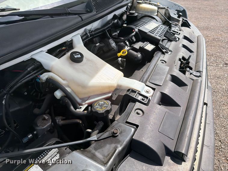image for item FB5193 2016 Chevrolet Express 4500 box truck