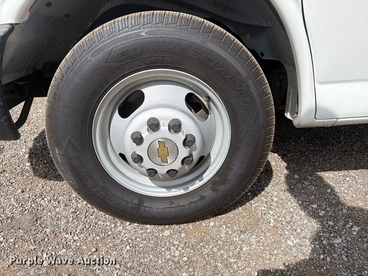 image for item FB5193 2016 Chevrolet Express 4500 box truck