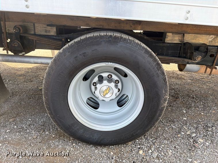 image for item FB5193 2016 Chevrolet Express 4500 box truck