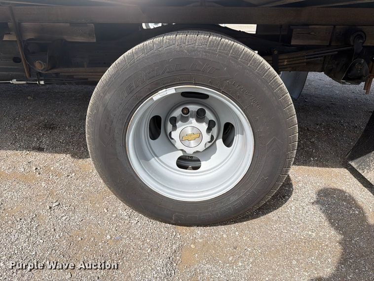 image for item FB5193 2016 Chevrolet Express 4500 box truck