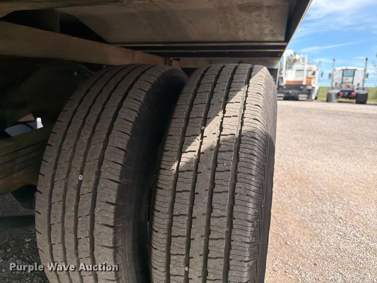 image for item FB5193 2016 Chevrolet Express 4500 box truck