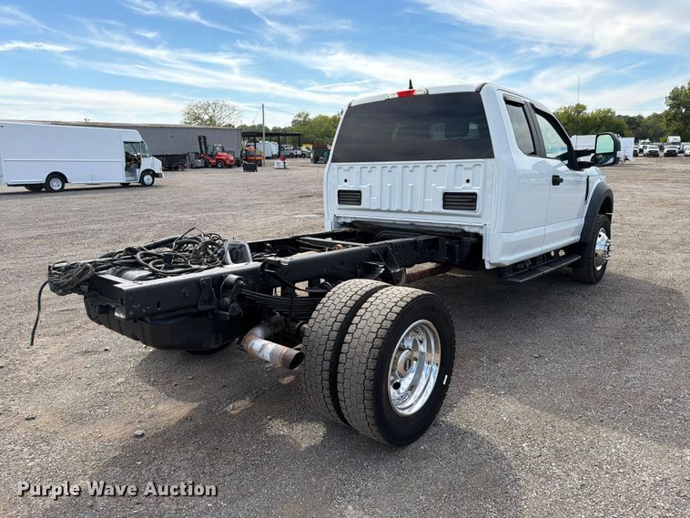 image for item FB5194 2017 Ford F550 Super Duty Ext. Cab truck cab and chassis