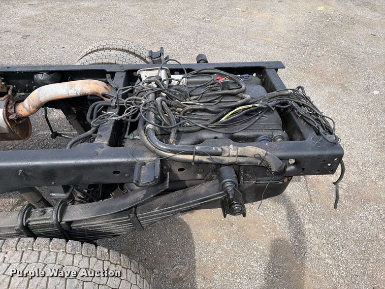 image for item FB5194 2017 Ford F550 Super Duty Ext. Cab truck cab and chassis