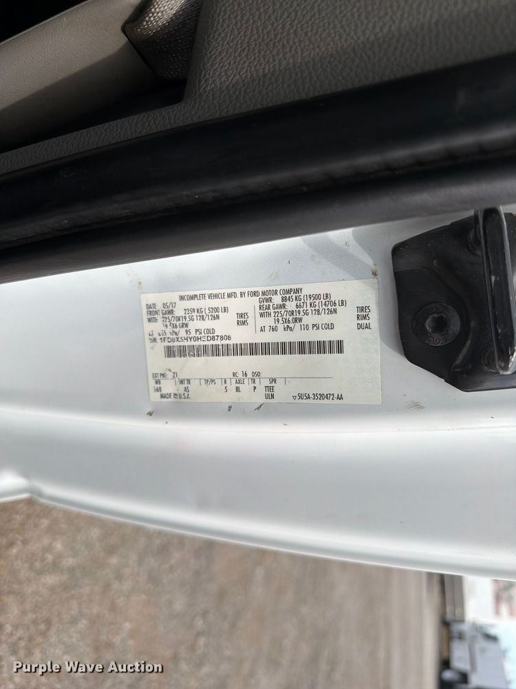 image for item FB5194 2017 Ford F550 Super Duty Ext. Cab truck cab and chassis