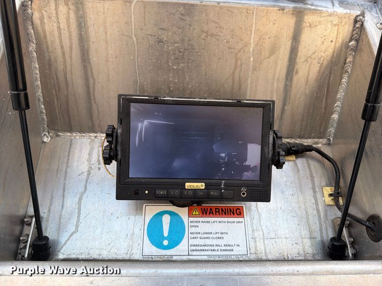 image for item FB5195 2013 Freightliner Business Class M2 paper shredder truck