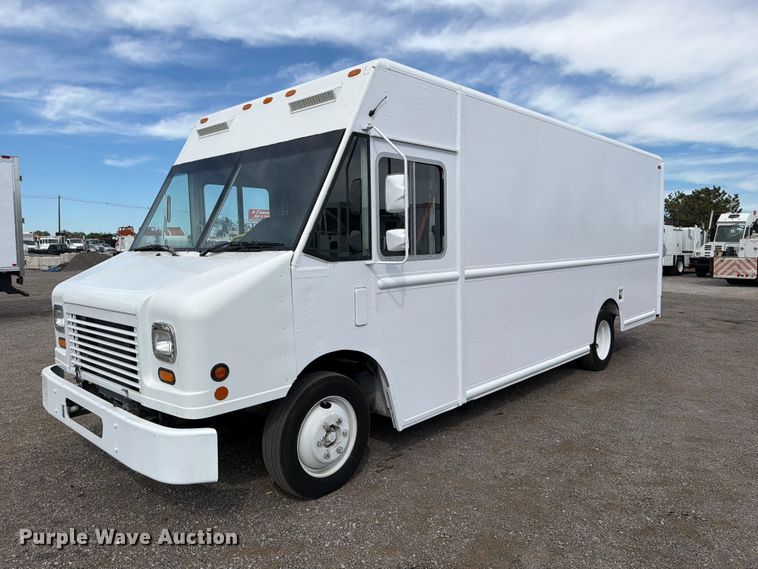 2011 Freightliner MT45 delivery van
