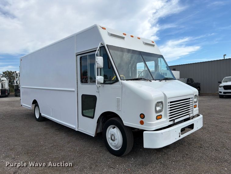image for item FB5196 2011 Freightliner MT45 delivery van