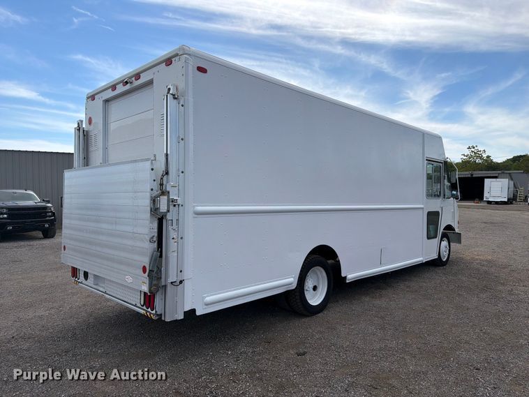 image for item FB5196 2011 Freightliner MT45 delivery van