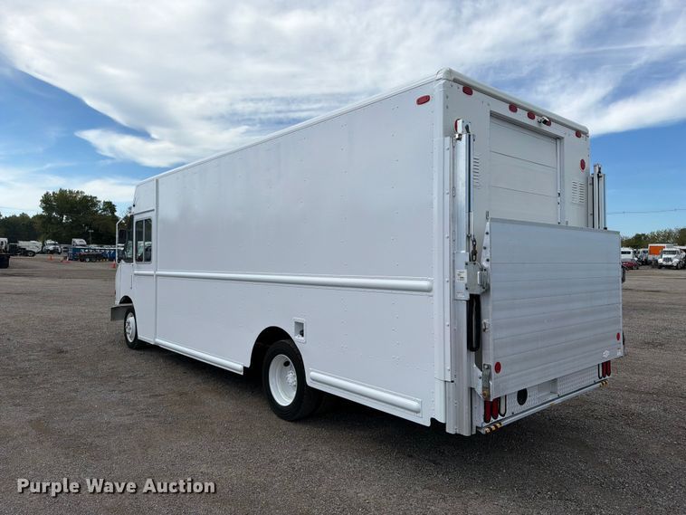 image for item FB5196 2011 Freightliner MT45 delivery van