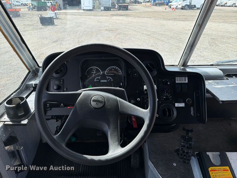 image for item FB5196 2011 Freightliner MT45 delivery van