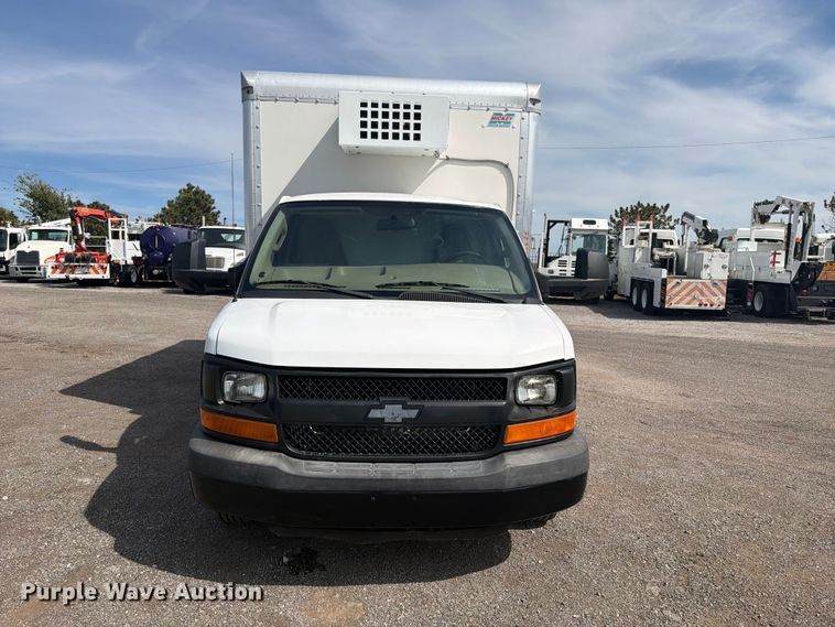 image for item FB5205 2016 Chevrolet Express 4500 box truck