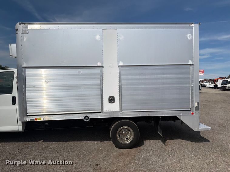 image for item FB5205 2016 Chevrolet Express 4500 box truck
