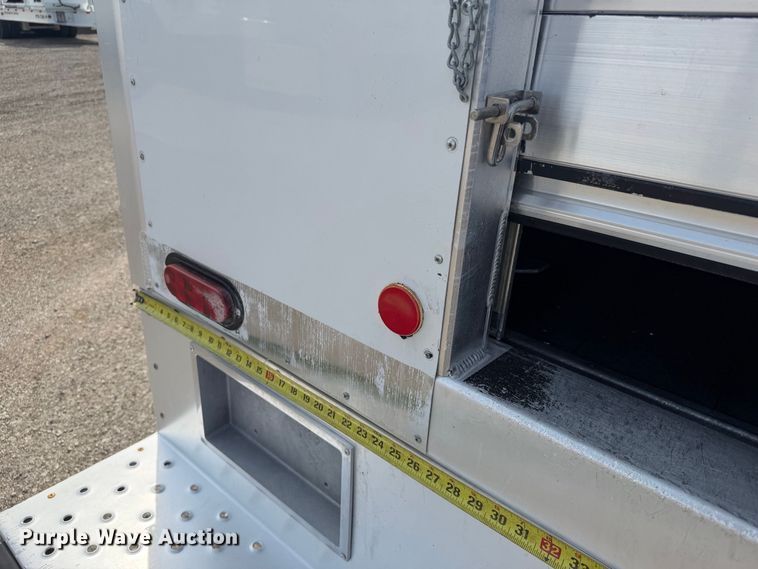 image for item FB5205 2016 Chevrolet Express 4500 box truck
