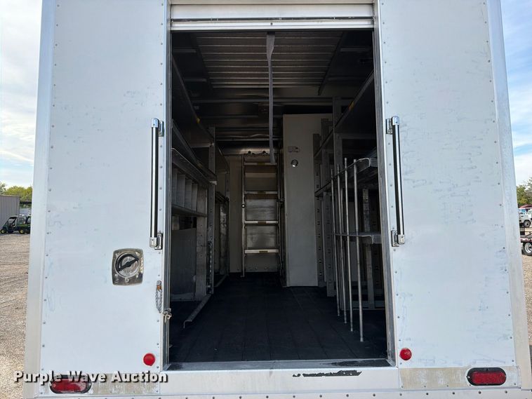 image for item FB5205 2016 Chevrolet Express 4500 box truck