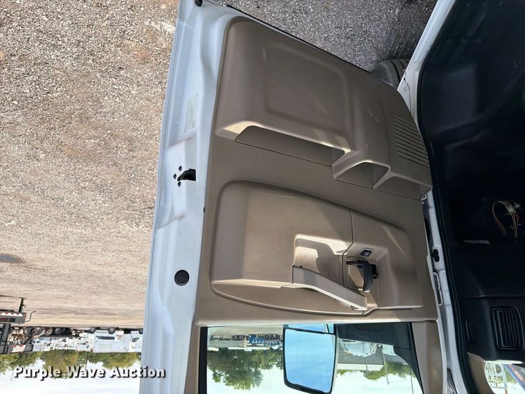 image for item FB5205 2016 Chevrolet Express 4500 box truck