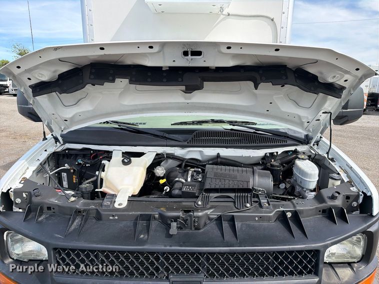 image for item FB5205 2016 Chevrolet Express 4500 box truck