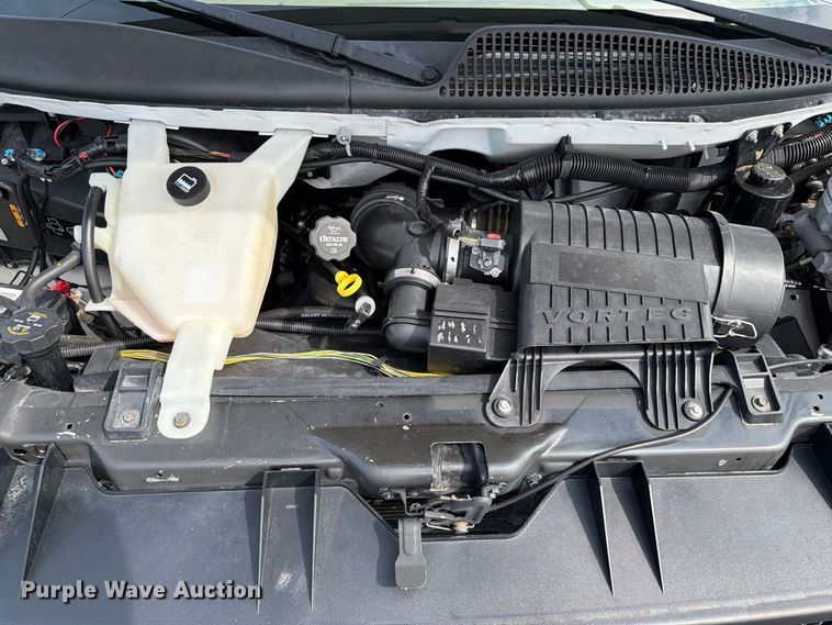 image for item FB5205 2016 Chevrolet Express 4500 box truck
