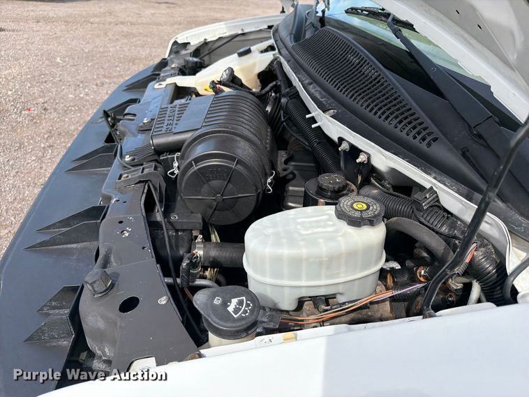 image for item FB5205 2016 Chevrolet Express 4500 box truck