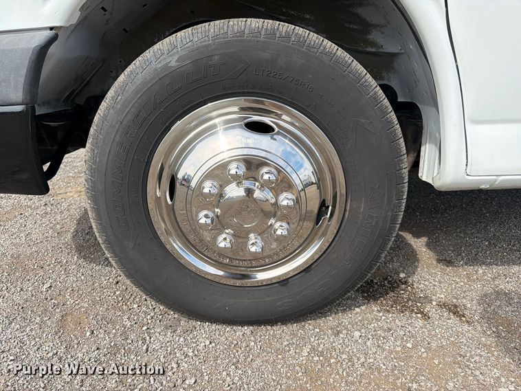 image for item FB5205 2016 Chevrolet Express 4500 box truck