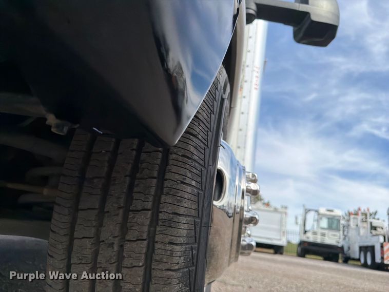 image for item FB5205 2016 Chevrolet Express 4500 box truck